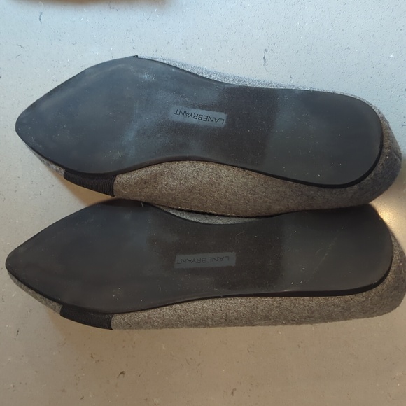 Gray flats - Picture 3 of 4